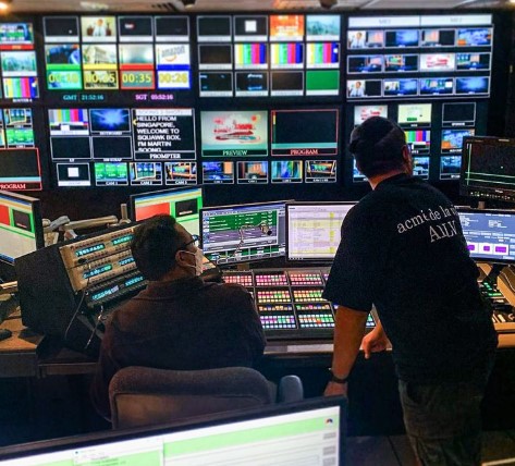 الفرق بين البودكاست والبرودكاست